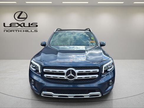 Used 2022 Mercedes-Benz GLB 250 4MATIC image 2
