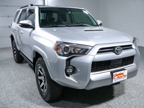 Used 2022 Toyota 4Runner TRD Off-Road Premium w/ Moonroof Package AWD/4WD image 5