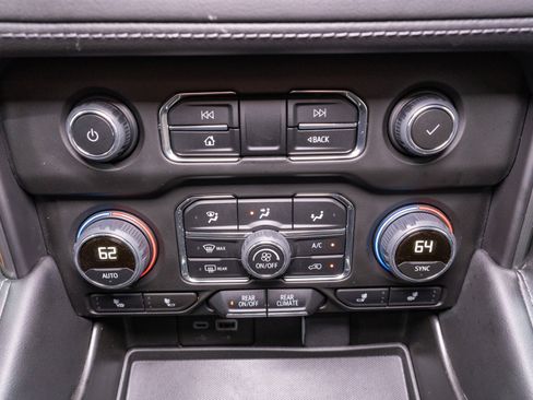 Used 2024 Chevrolet Tahoe Z71 w/ Luxury Package AWD/4WD image 20
