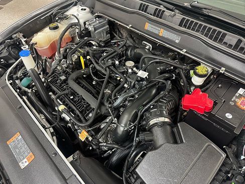 Used 2018 Ford Fusion SE w/ Fusion SE Technology Package image 16