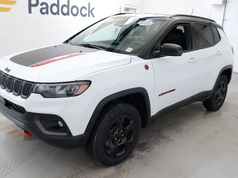 Used 2023 Jeep Compass Trailhawk image 3