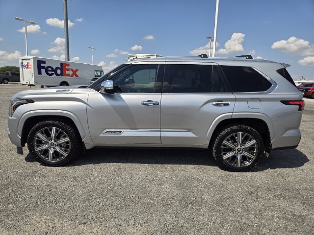 Used 2023 Toyota Sequoia Capstone AWD/4WD image 4