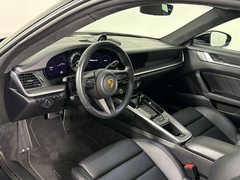 Certified 2022 Porsche 911 Turbo AWD/4WD image 4