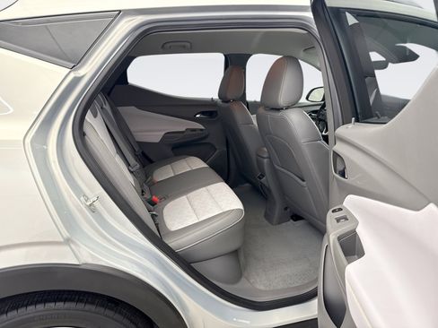 Used 2023 Chevrolet Bolt EUV Premier image 17