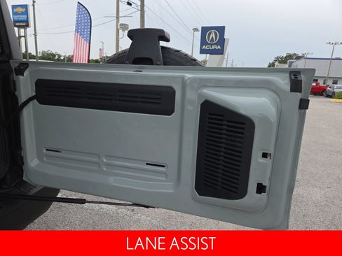 Used 2024 Ford Bronco Outer Banks AWD/4WD image 12