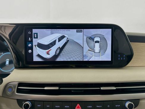 Used 2023 Hyundai Palisade Limited w/ Cargo Package FWD image 14