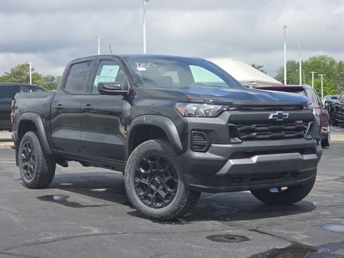 New 2026 Chevrolet Colorado Trail Boss AWD/4WD image 2