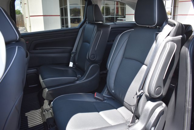 Used 2025 Honda Odyssey Elite image 16