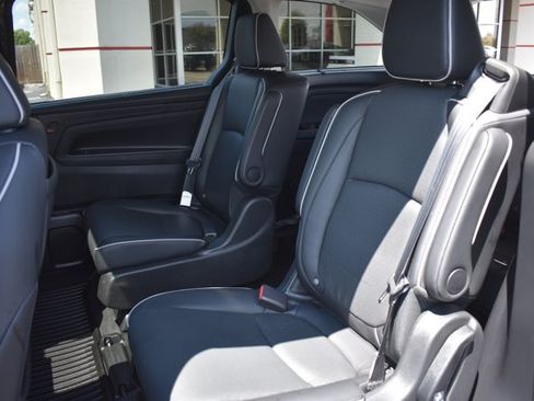Used 2025 Honda Odyssey Elite image 16