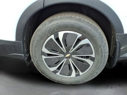 New 2026 Chevrolet Blazer EV LT image 25