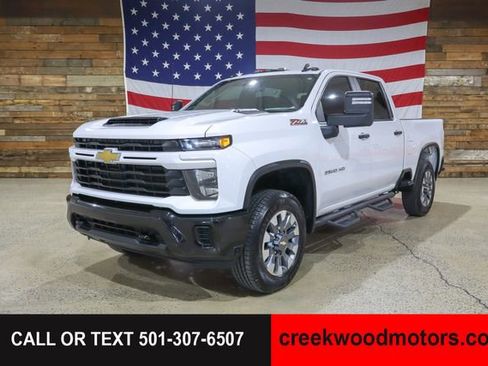 Used 2024 Chevrolet Silverado 2500 Custom w/ Custom Value Package AWD/4WD image 1