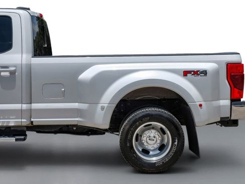 Used 2020 Ford F350 Lariat w/ Lariat Ultimate Package AWD/4WD image 11
