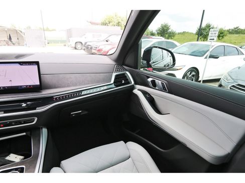 Used 2025 BMW X5 sDrive40i w/ M Sport Package RWD image 12