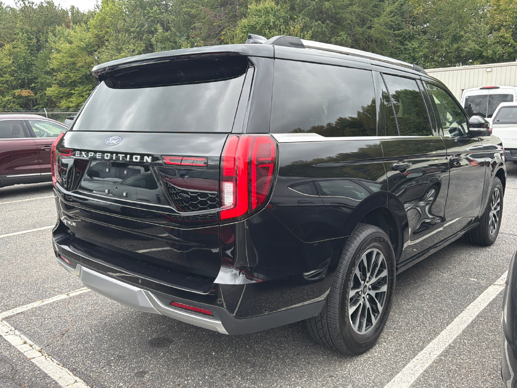 Used 2025 Ford Expedition Platinum AWD/4WD image 7