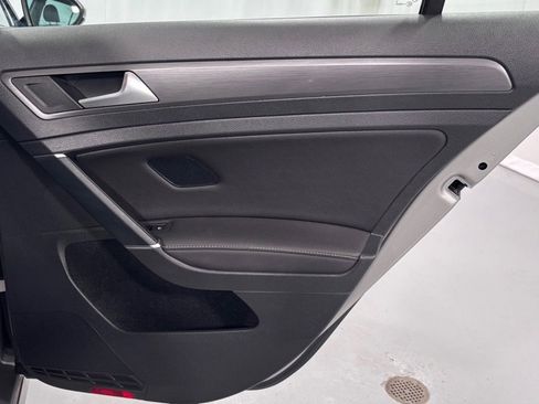 Used 2019 Volkswagen Golf SE w/ Driver Assistance Package image 27