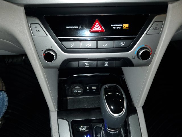 Used 2017 Hyundai Elantra SE FWD image 20