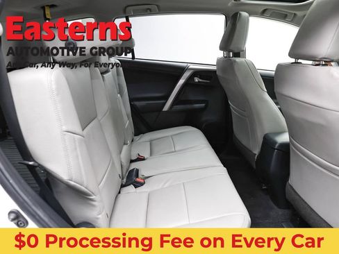 Used 2018 Toyota RAV4 XLE AWD/4WD image 25