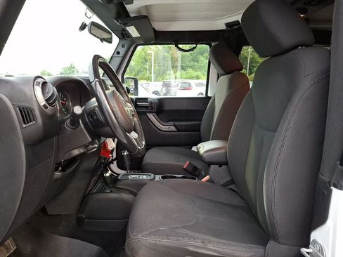 Used 2017 Jeep Wrangler Sport AWD/4WD image 14