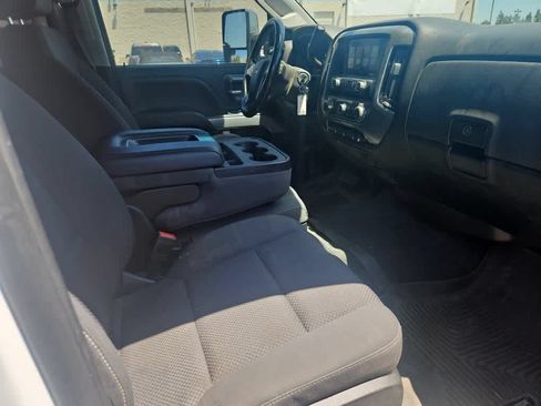Used 2019 Chevrolet Silverado 2500 LT AWD/4WD image 13