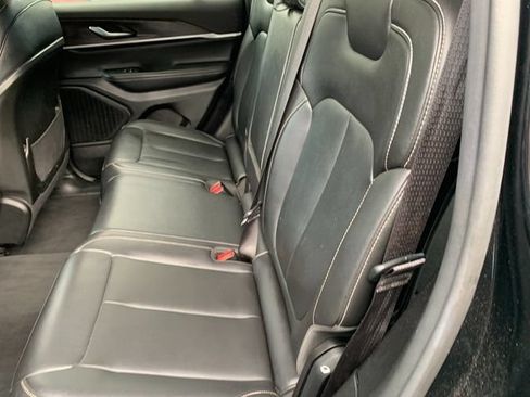 Certified 2023 Jeep Grand Cherokee Limited AWD/4WD image 16
