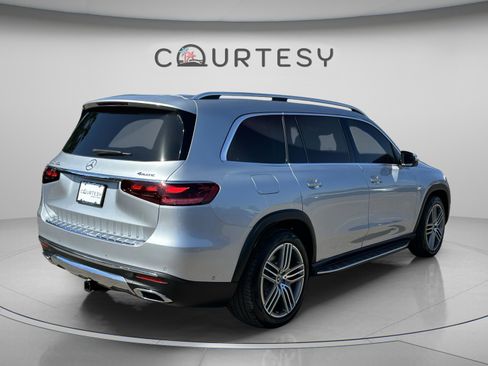 Used 2024 Mercedes-Benz GLS 450 4MATIC image 7