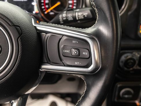 Used 2020 Jeep Wrangler Unlimited Sahara w/ Uconnect 4C Nav & Sound Group AWD/4WD image 22