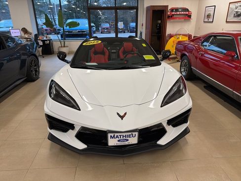 Used 2025 Chevrolet Corvette Stingray Premium Conv w/ Z51 Performance Package image 2