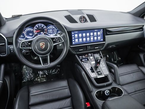 Certified 2023 Porsche Cayenne image 18