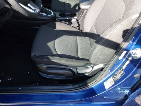 Used 2023 Kia Forte LXS image 12