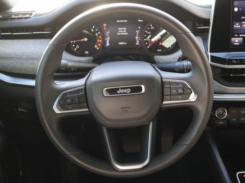 Used 2025 Jeep Compass Sport AWD/4WD image 13