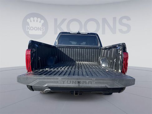 Used 2022 Toyota Tundra SR5 w/ SR5 Convenience Package image 21