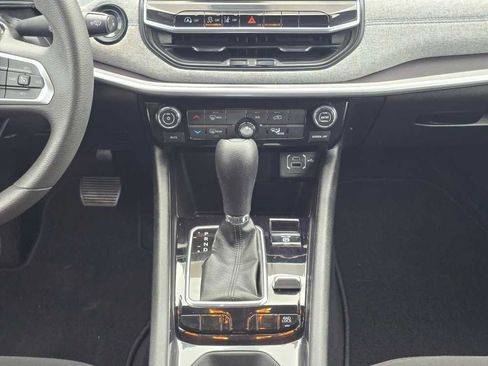 Used 2023 Jeep Compass Sport image 13