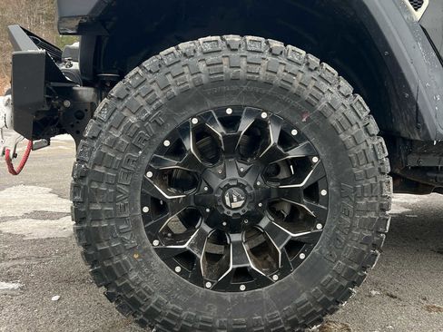 Used 2019 Jeep Wrangler Unlimited Sport S image 12