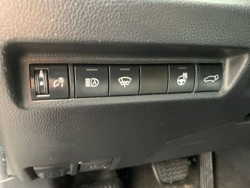 Used 2019 Toyota RAV4 XLE Premium w/ Cold Weather Package AWD/4WD image 26