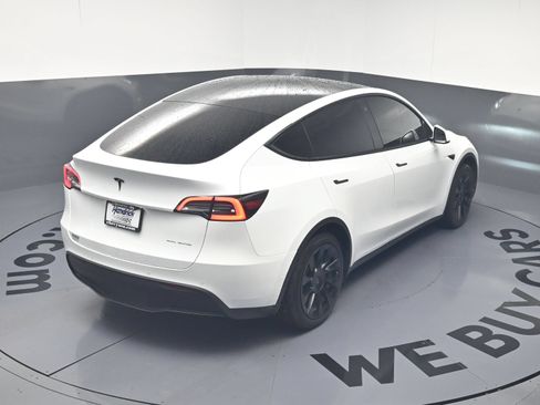 Used 2021 Tesla Model Y Long Range AWD/4WD image 35
