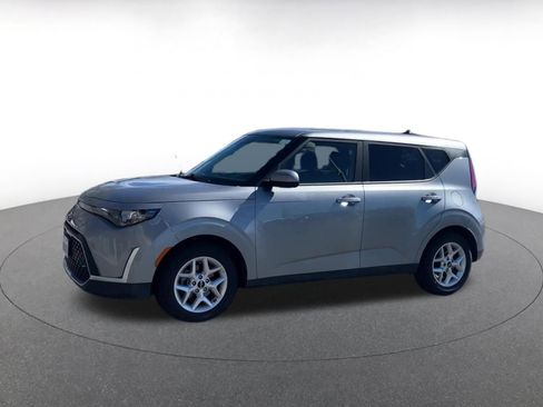 Used 2025 Kia Soul LX w/ LX Technology Package image 8