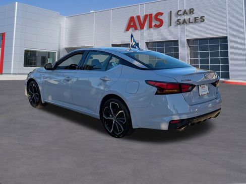 Used 2025 Nissan Altima 2.5 SR w/ SR Premium Package image 10