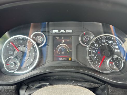 Used 2023 RAM 1500 Tradesman AWD/4WD image 11