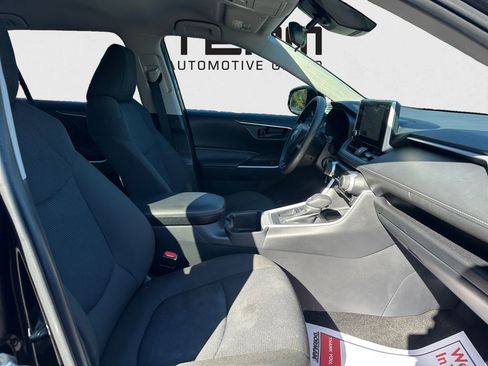 Used 2025 Toyota RAV4 LE image 24
