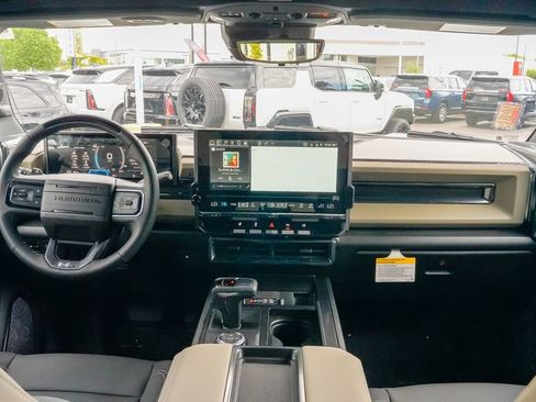 Used 2026 GMC Hummer EV SUV AWD/4WD image 18