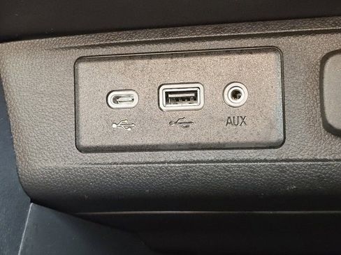 Used 2023 Buick Encore GX Preferred w/ Cold Weather Comfort Package AWD/4WD image 27