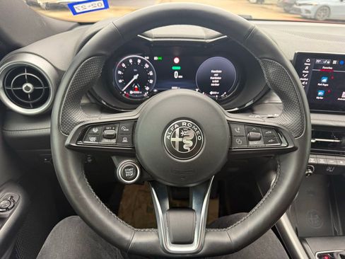 Used 2024 Alfa Romeo Tonale Ti image 12