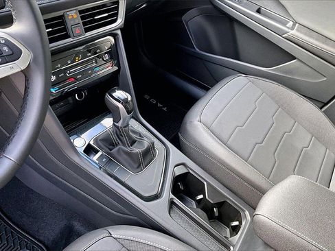New 2026 Volkswagen Taos SE image 23