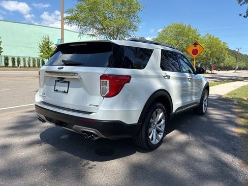 Used 2022 Ford Explorer Platinum w/ Equipment Group 601A AWD/4WD image 4