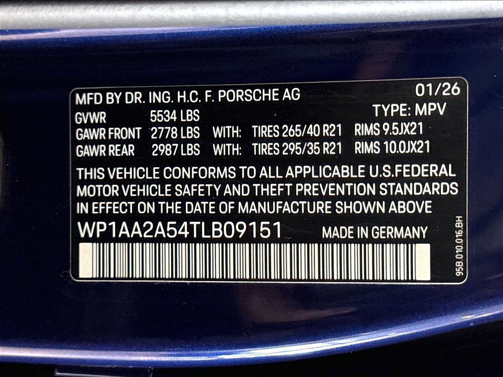Used 2026 Porsche Macan AWD/4WD image 36
