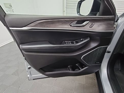 Used 2021 Jeep Grand Cherokee L Limited w/ Trailer Tow Group (B) image 32