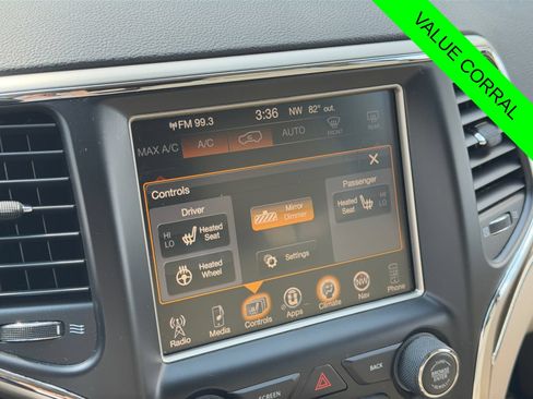 Used 2015 Jeep Grand Cherokee Limited w/ Trailer Tow Group IV AWD/4WD image 31