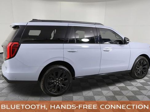 Used 2025 Ford Expedition Platinum w/ Stealth Appearance Package AWD/4WD image 5