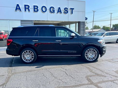 Used 2022 Ford Expedition Platinum AWD/4WD image 2