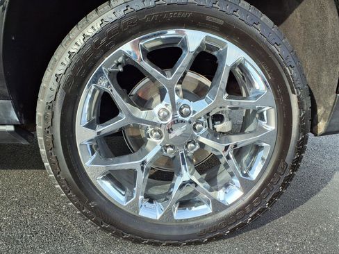 Used 2025 Chevrolet Tahoe Premier image 37